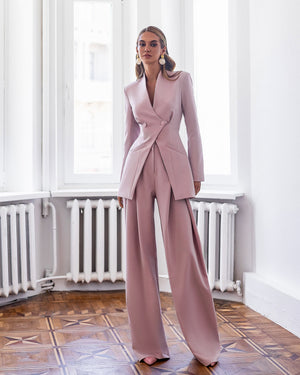 Leravia Suit