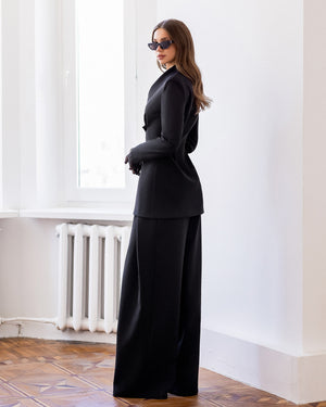 Leravia Suit