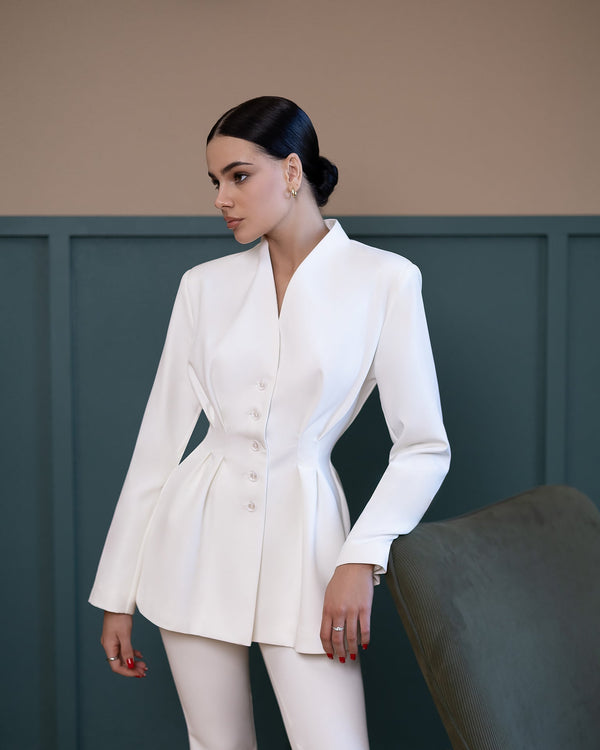 Averin Suit red, outdoor front showing elegance
