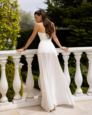 Solanne Gown in white, side profile grace