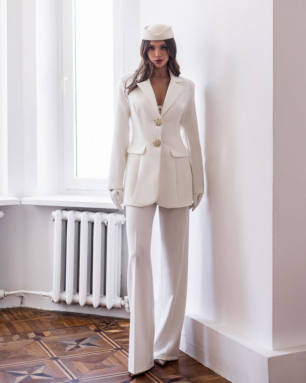 Almira Suit