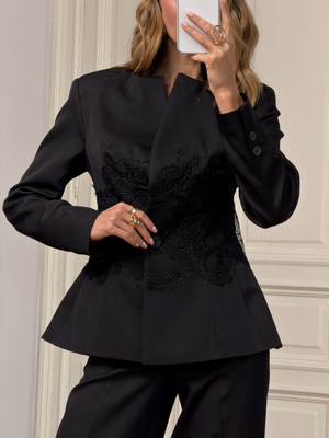 Arvelis Suit