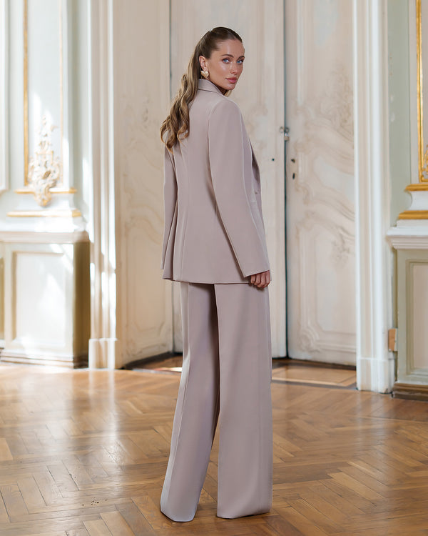Alessia Suit