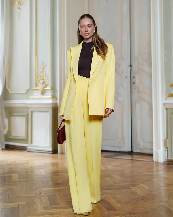 Alessia Suit