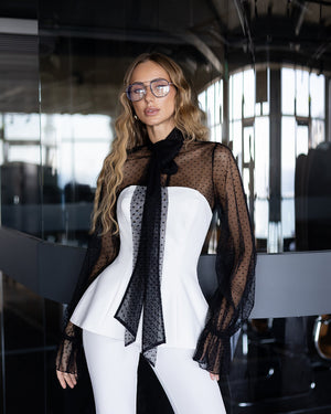 Eveloria Blouse in sky blue, image 16 with voluminous sleeves