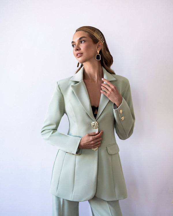Almira Suit