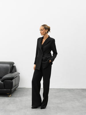 Varellia Suit