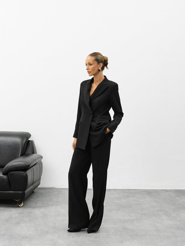 Varellia Suit