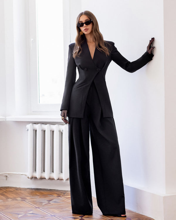 Leravia Suit