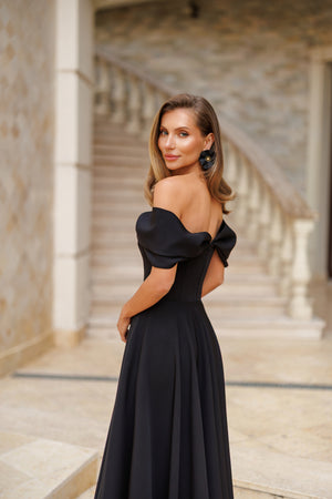 Elvoria Dress