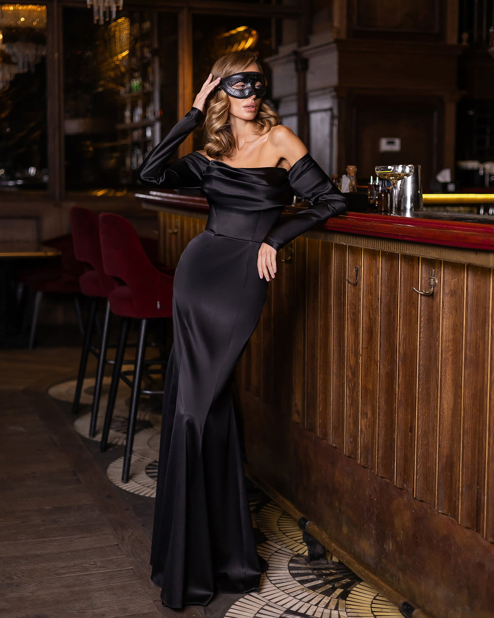 Luneria Gown black, off-shoulder front formal stance