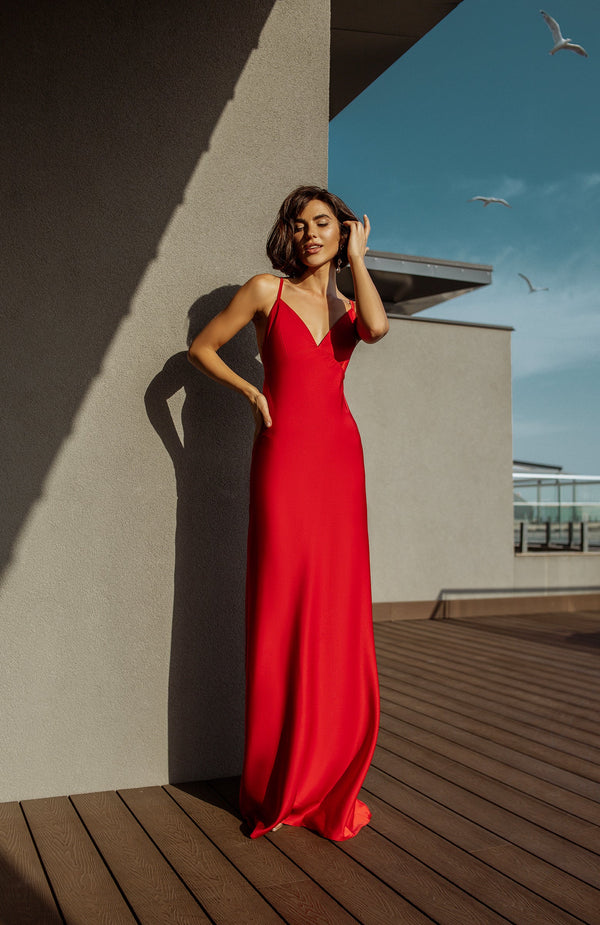 Arvessa Dress in red, back view showing straps
