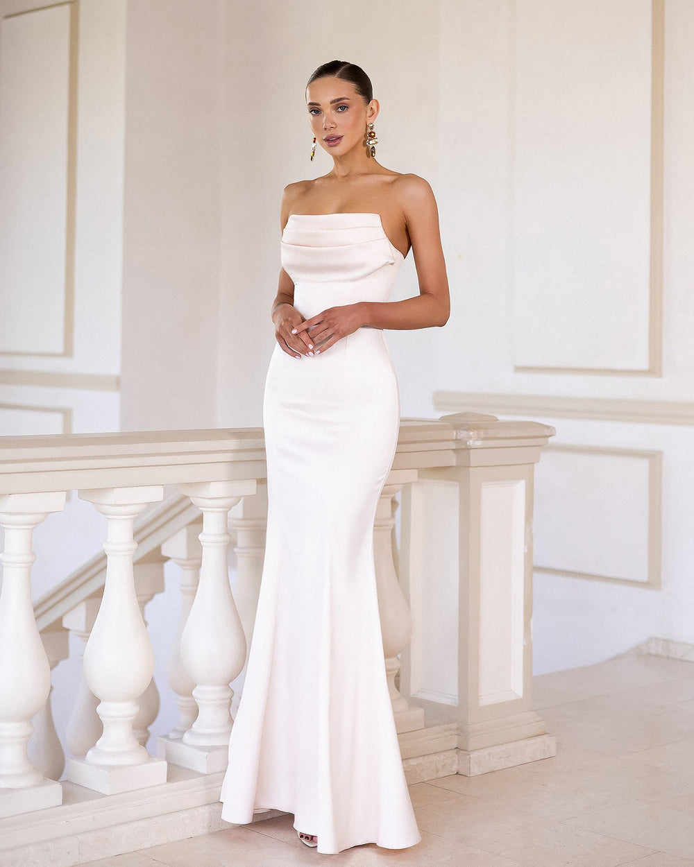 Seravia Dress in black, strapless mermaid silhouette