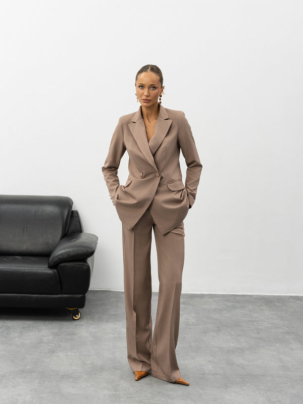 Varellia Suit