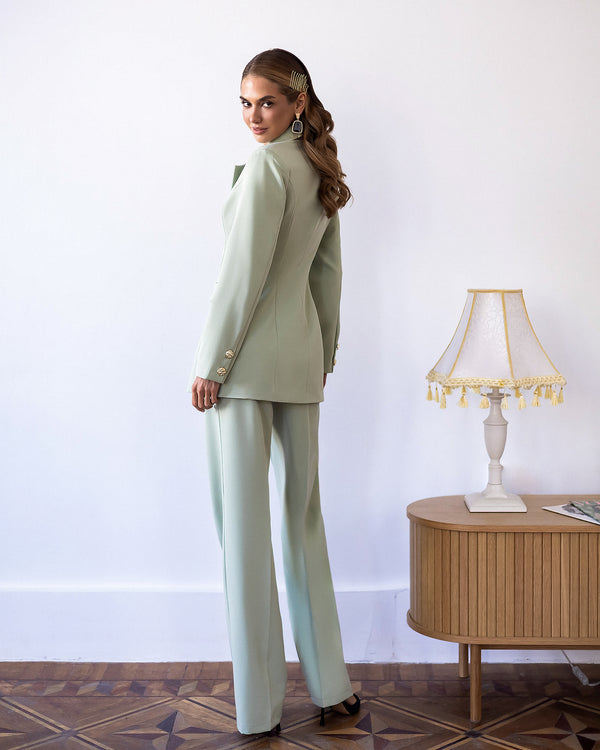 Almira Suit