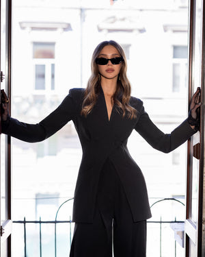 Leravia Suit