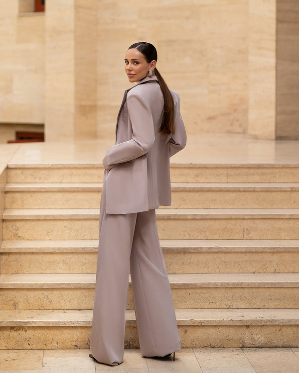 Alessia Suit