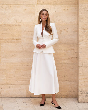 Anselia Suit in white, close-up of waist detail