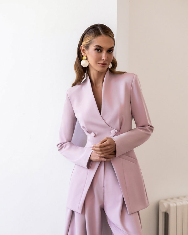 Leravia Suit