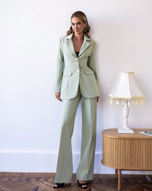 Almira Suit