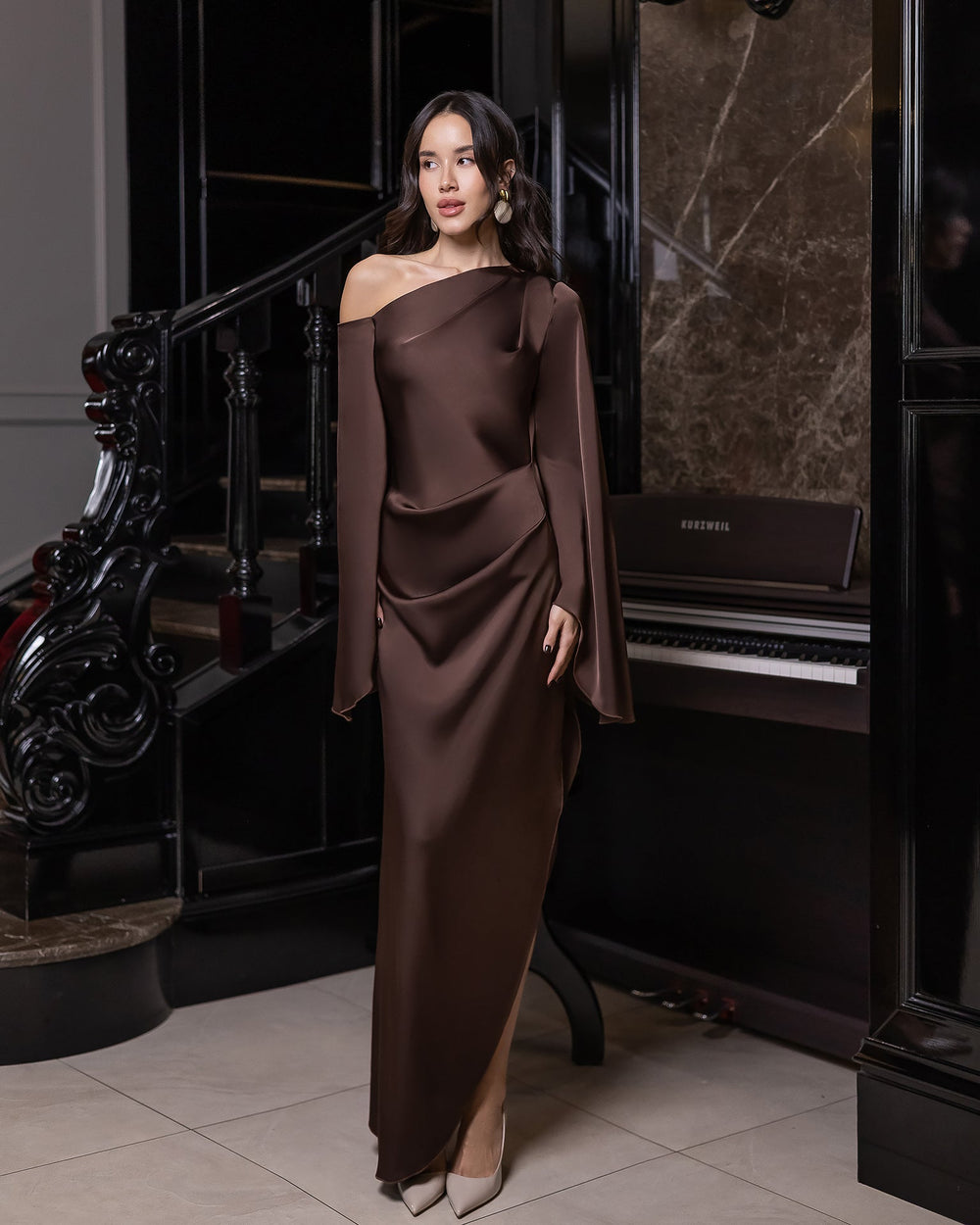 Selaria Dress in white, outdoor side view