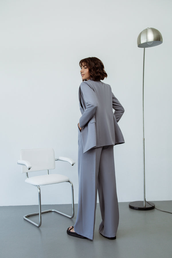 Dorevane Suit