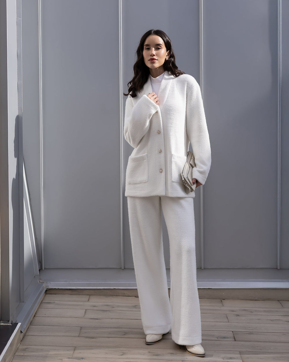 Silvenza Set in black, complete ensemble view
