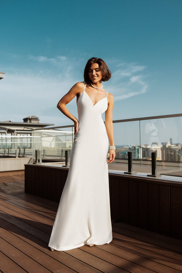 Arvessa Dress in white, full-length elegant pose