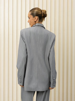 Elvaris Suit