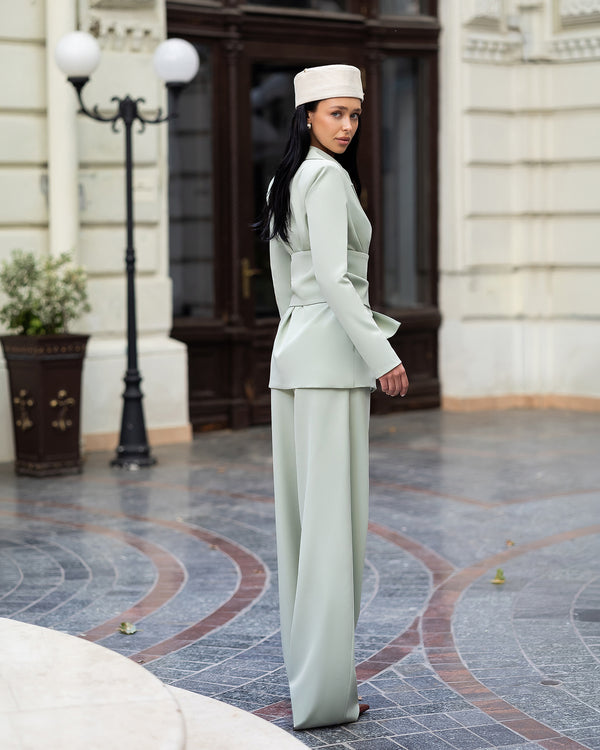Astera Suit