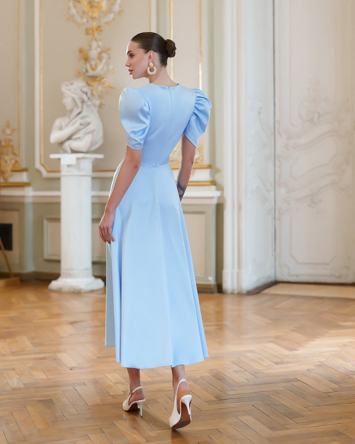 Rochie Arabella cu decolteu în V și mâneci bufante, Sky Blue, fotografia 3