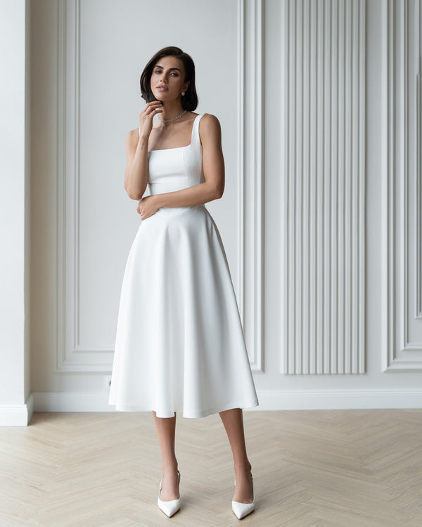 Armani Dress in white, close-up of structured bodice
