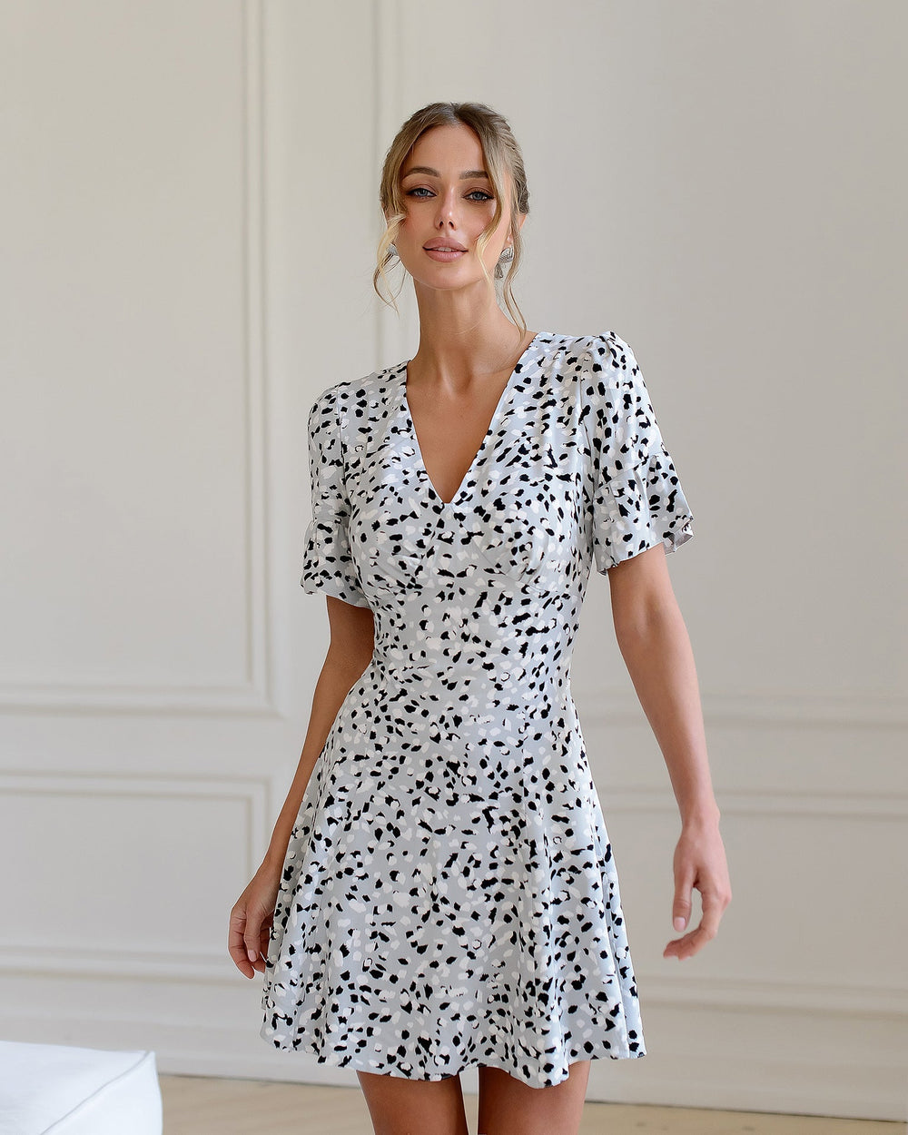 Daisy Bloom Mini blue pattern flutter sleeves