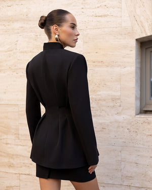 Ismera Suit