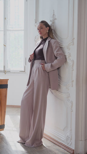 Alessia Suit