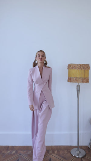 Leravia Suit
